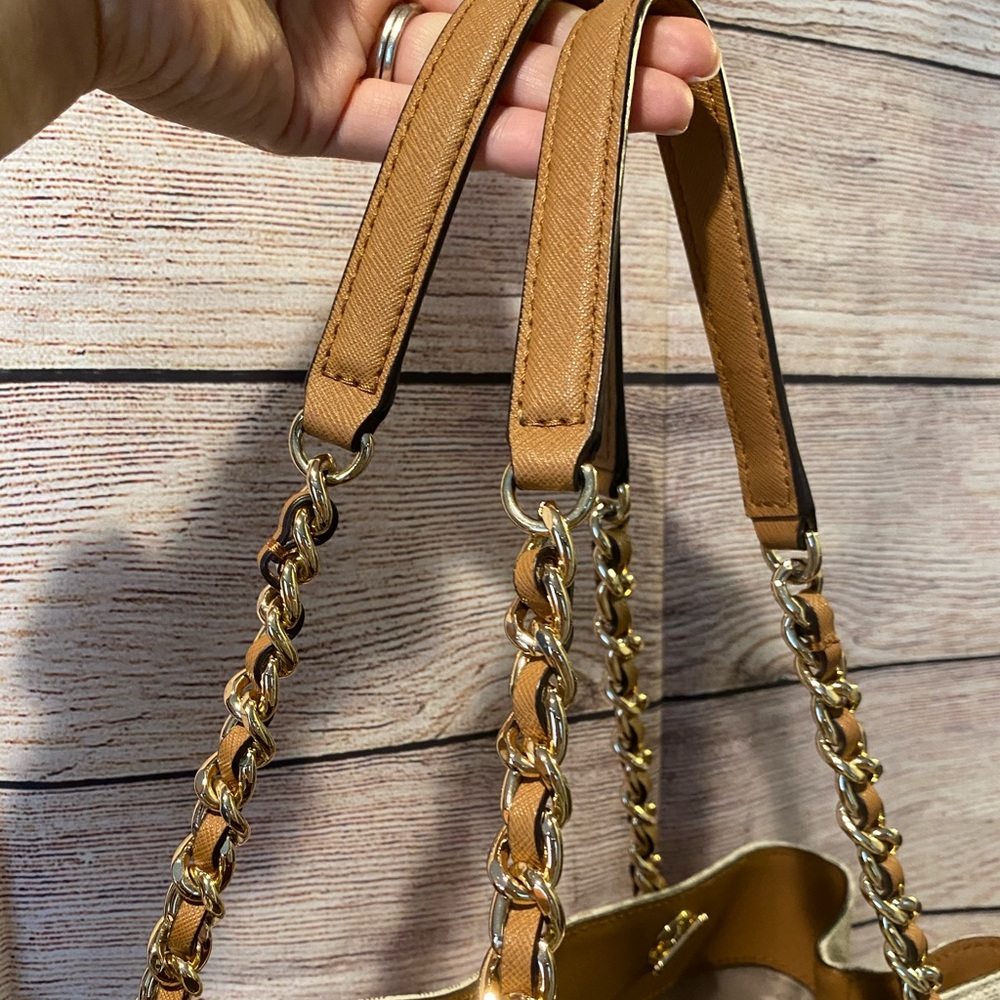 Handbag - Picture 6 of 10
